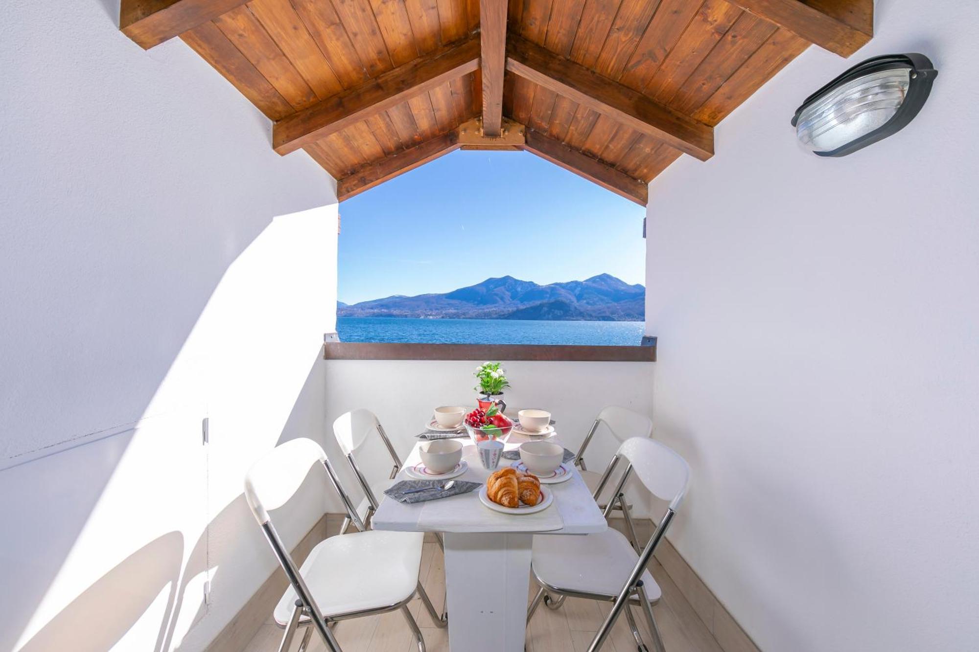 Blu Lake Apartment On Ghiffa Beach - Happy Rentals Ngoại thất bức ảnh