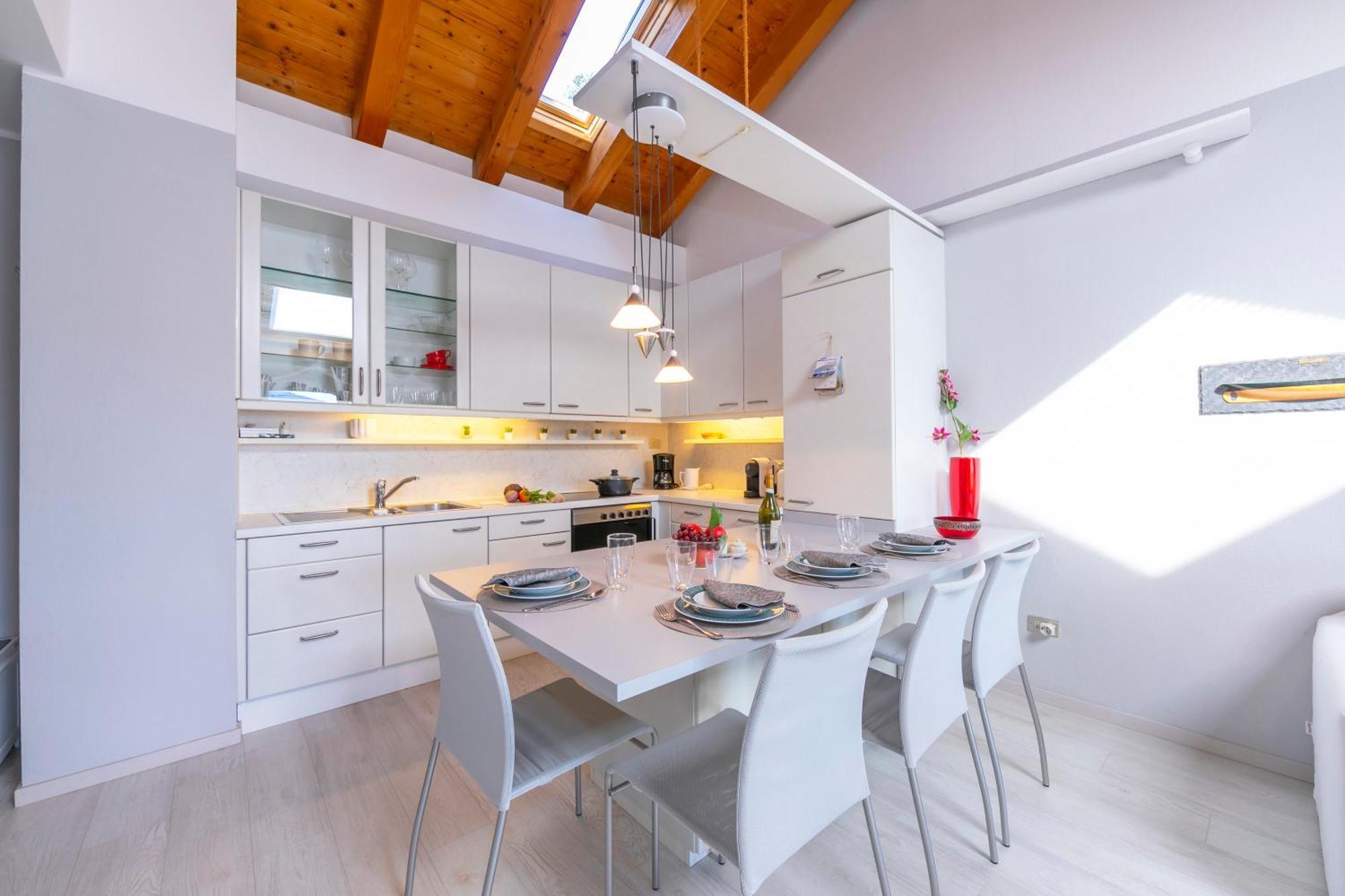 Blu Lake Apartment On Ghiffa Beach - Happy Rentals Ngoại thất bức ảnh