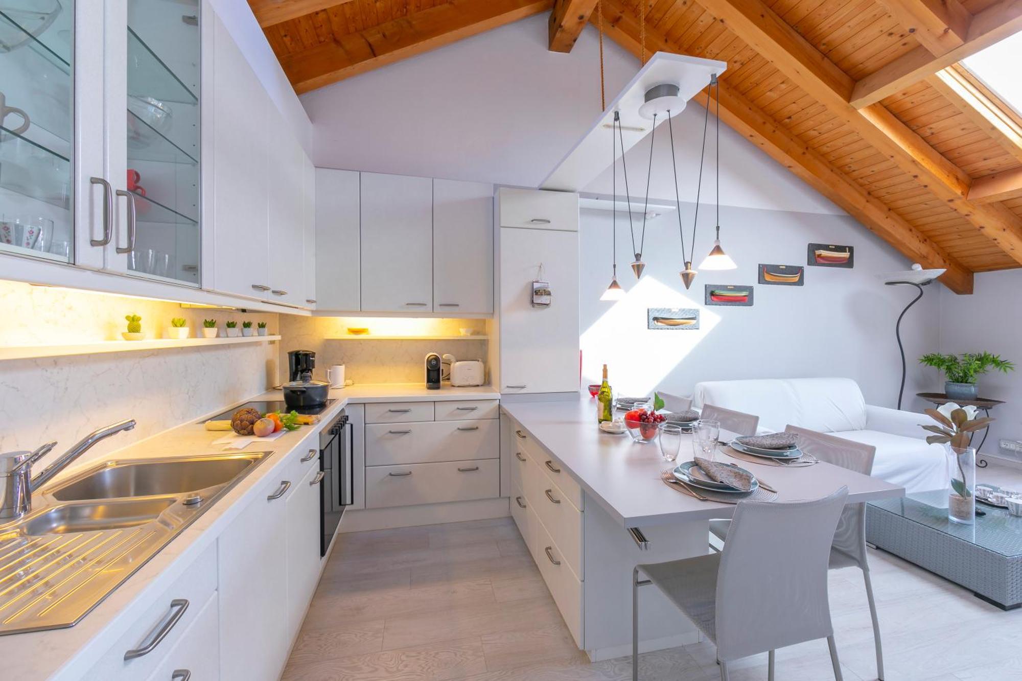 Blu Lake Apartment On Ghiffa Beach - Happy Rentals Ngoại thất bức ảnh